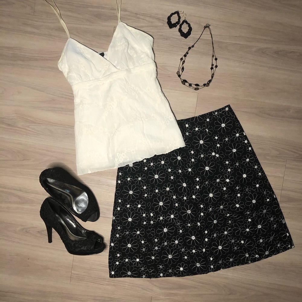 Kim & Cami Black and White Floral Skirt